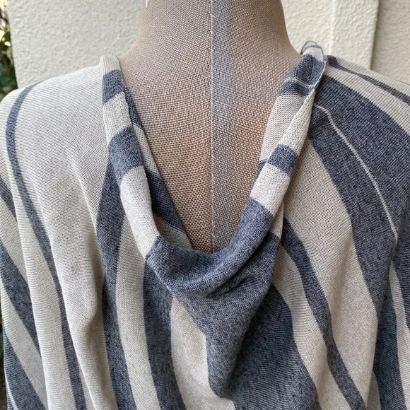 Michael Stars linen blend stunning poncho/cape w/fringes. From Saks. Worn once - Picture 6 of 11